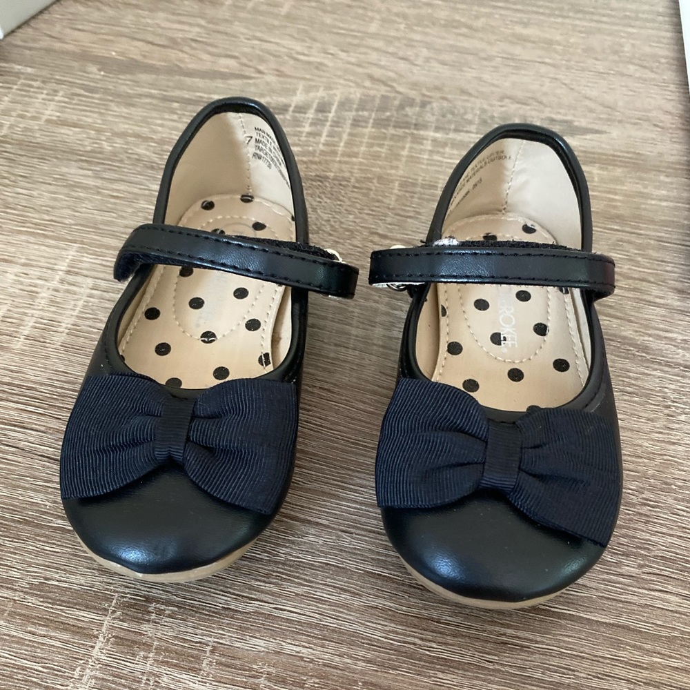 Toddler black flats